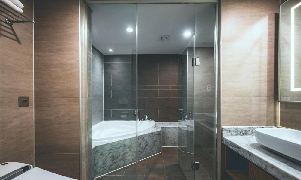 Wonju City Hotel Hyeoksin Ngoại thất bức ảnh