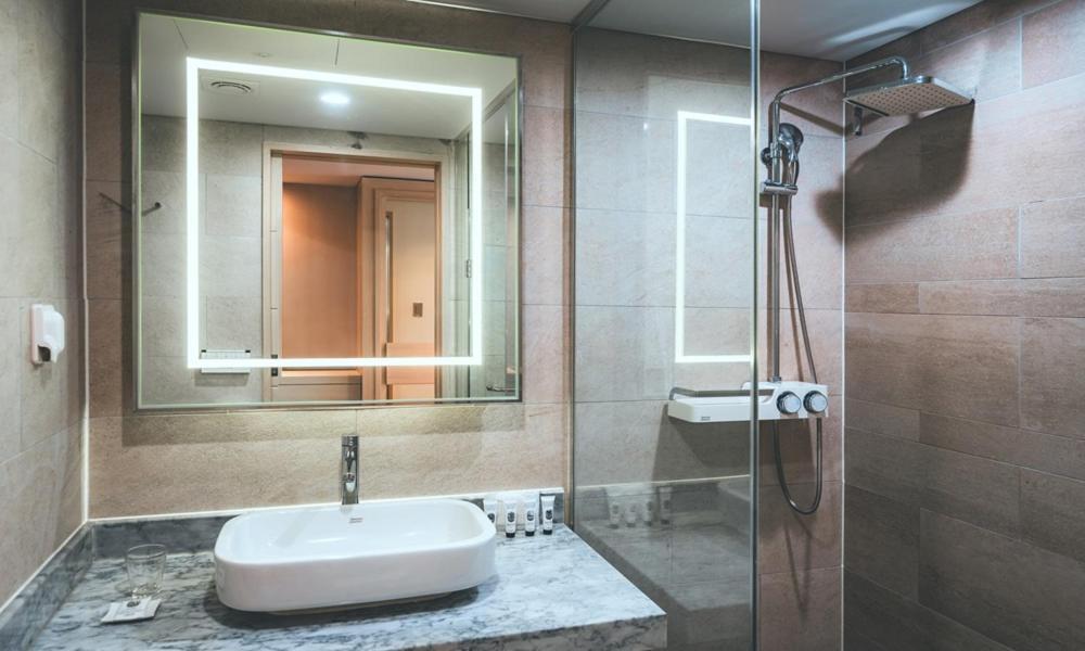 Wonju City Hotel Hyeoksin Ngoại thất bức ảnh